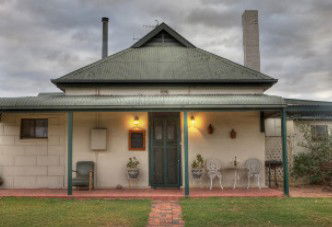 Dunalan Cottage - Accommodation Sunshine Coast 1