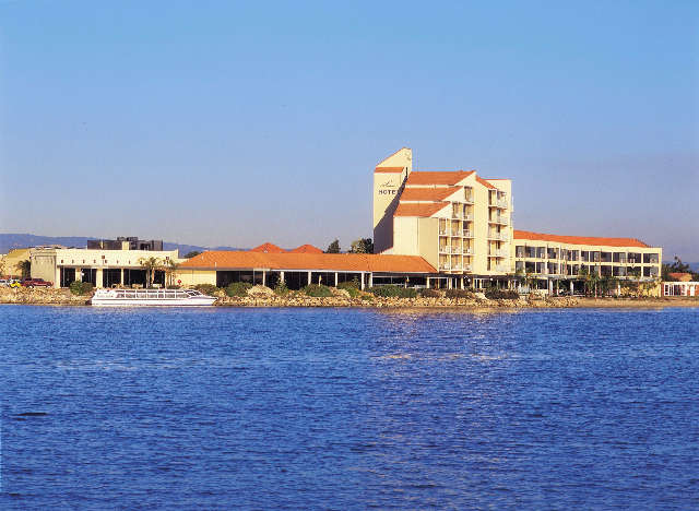 West Lakes SA Accommodation Sunshine Coast