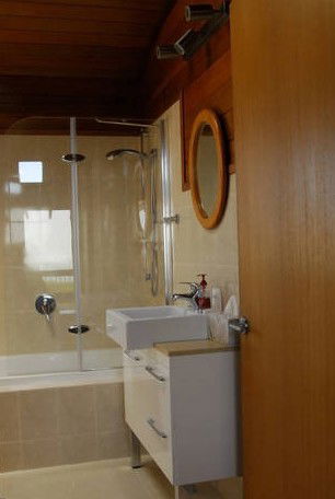 Sleaford Bay Retreat - Accommodation Sunshine Coast 4