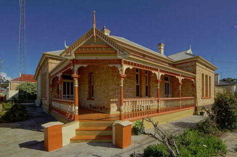 Myras Moonta Retreat - Accommodation Sunshine Coast 0