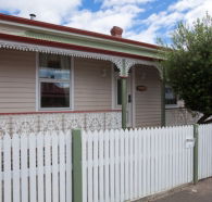 Newdegate House - Accommodation Sunshine Coast