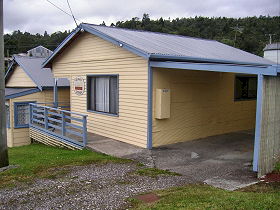 George's Cottage - Accommodation Sunshine Coast 0