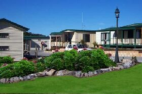  Bicheno Cabin Park - Accommodation Sunshine Coast 0