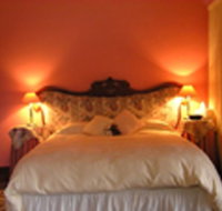 Cow 'n' Calf Art Gallery Unit - Accommodation Sunshine Coast