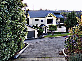 Blackstone Heights TAS Accommodation Sunshine Coast