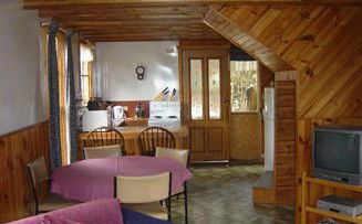 Crayfish Creek Van And Cabin Park And Spa House - Accommodation Sunshine Coast 4