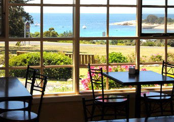 Beachfront Bicheno - Accommodation Sunshine Coast 3