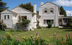 Explorers Lodge B & B - Accommodation Sunshine Coast 1