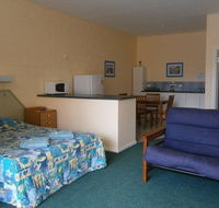 Penguin Holiday Apartments - Accommodation Sunshine Coast