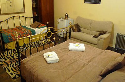 Edinburgh Gallery Bed & Breakfast - Accommodation Sunshine Coast 2