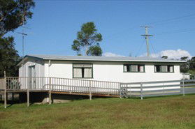 Douglas River Cabin - Accommodation Sunshine Coast 1