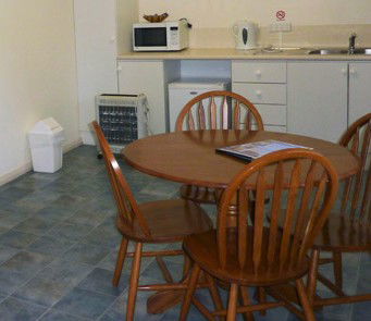 Southport Hotel And Caravan Park - Accommodation Sunshine Coast 1