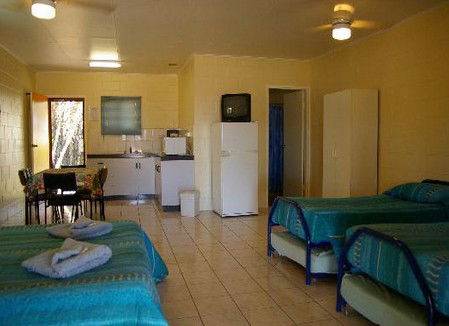 Ashs Holiday Units And Cafe - Accommodation Sunshine Coast 3