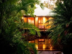 Hunchy Hideaway - Accommodation Sunshine Coast 0