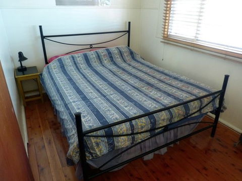 South Coast Holiday Cottages - Accommodation Sunshine Coast 0