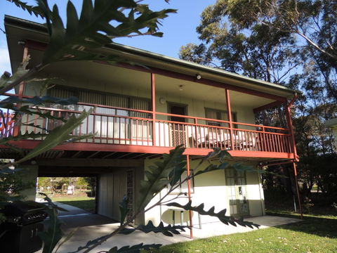 A Paradise Bungalow Waterfront - Accommodation Sunshine Coast 0