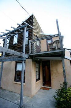 Pamela's Beach House & Studio - Accommodation Sunshine Coast 0
