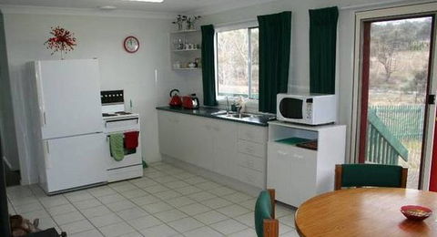 Christmas Tree Cottage - Accommodation Sunshine Coast 3