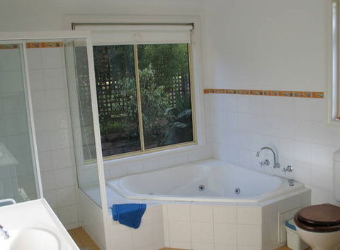 The Lodge - Far Meadow - Accommodation Sunshine Coast 2