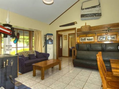 Lavender Views - Accommodation Sunshine Coast 4