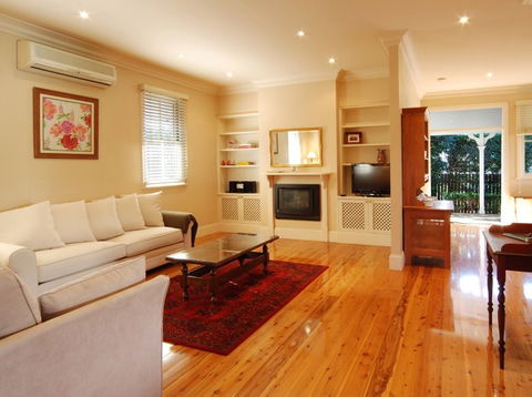 Blooms In Berry - Accommodation Sunshine Coast 2