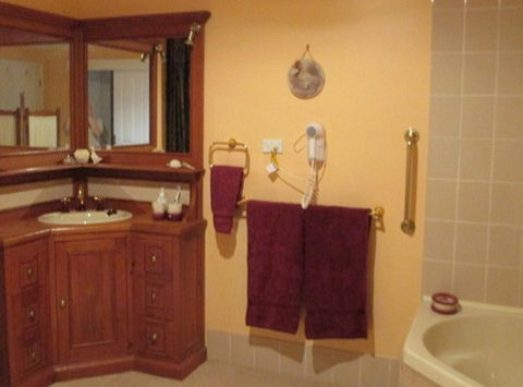 Azalea House B And B - Accommodation Sunshine Coast 5