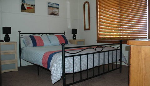 A Lake House At Burrill Lake - Accommodation Sunshine Coast 3