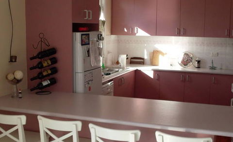 Bush And Bay Cottage - Accommodation Sunshine Coast 1