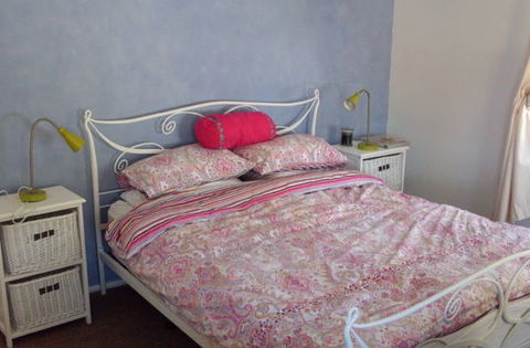 Bush And Bay Cottage - Accommodation Sunshine Coast 3