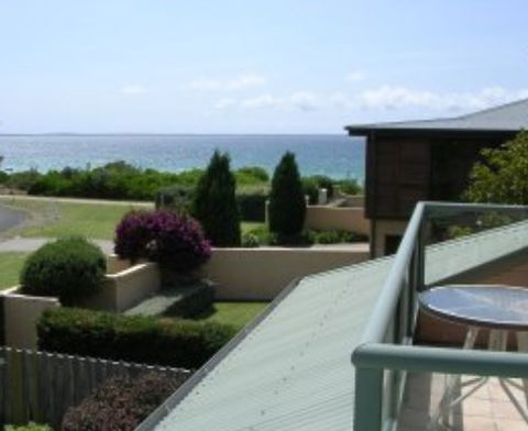 A Bay Beachcomber And Jervis Bays SeaChange - Accommodation Sunshine Coast 2
