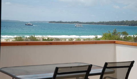 Beachfront House - Accommodation Sunshine Coast 5
