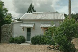 Mavis's Kitchen and Cabins - Accommodation Sunshine Coast