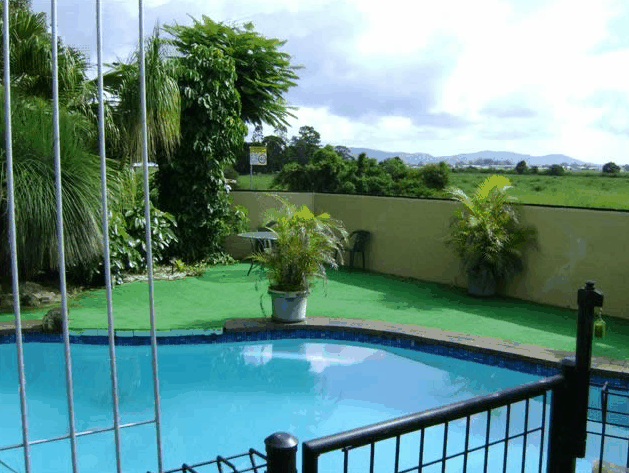 Poinciana Motel - Accommodation Sunshine Coast 1