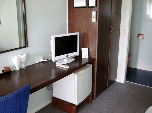 Poinciana Motel - Accommodation Sunshine Coast 2