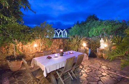 Castle On The Hill Bed And Breakfast - Accommodation Sunshine Coast 2