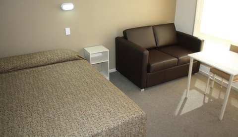 Bowlo Holiday Cabins - Accommodation Sunshine Coast 3