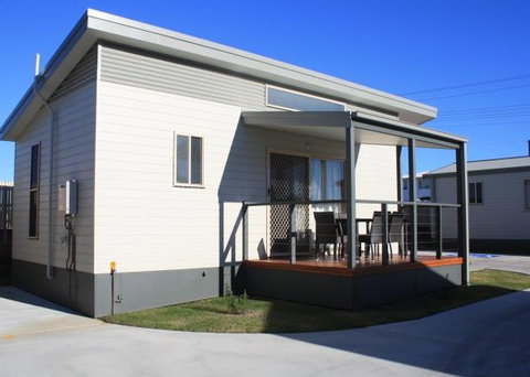 Bowlo Holiday Cabins - Accommodation Sunshine Coast 4