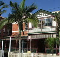 Maclean Hotel - Accommodation Sunshine Coast