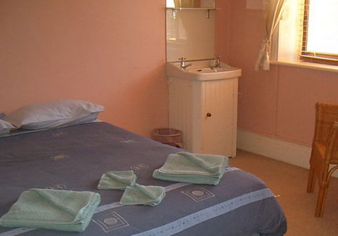 The Grand Guesthouse - Accommodation Sunshine Coast 1