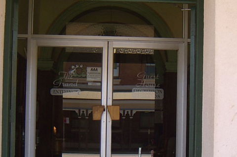 The Grand Guesthouse - Accommodation Sunshine Coast 2