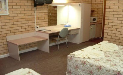 Country Manor Motor Inn - Accommodation Sunshine Coast 1