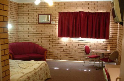 Country Manor Motor Inn - Accommodation Sunshine Coast 2