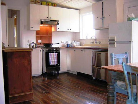 Cooma Cottage - Accommodation - Accommodation Sunshine Coast 2