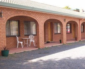 Cooma Country Club Motor Inn - Accommodation Sunshine Coast 0