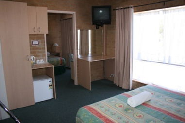 The Ski Inn Motel - Accommodation Sunshine Coast 0