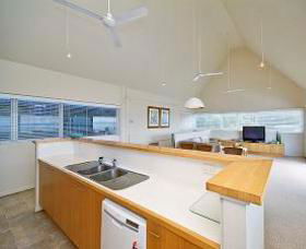 Crows Nest - Nelson Bay - Accommodation Sunshine Coast 2