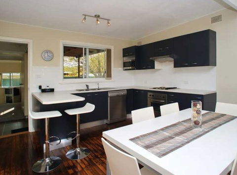28 Rigney Street - Accommodation Sunshine Coast 1