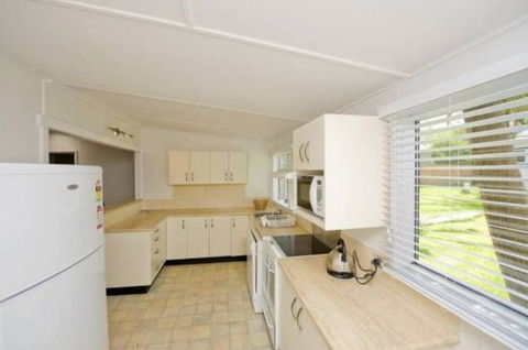 A Beach House On Sunset - Accommodation Sunshine Coast 2