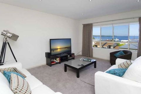 Flagship - Alta Mira - Accommodation Sunshine Coast 1