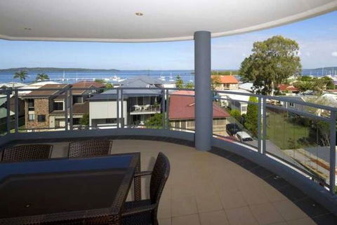 Flagship - Alta Mira - Accommodation Sunshine Coast 3